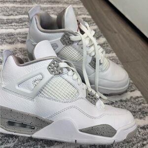 Nike Air Jordan 4 Retro White Grey Sneakers
